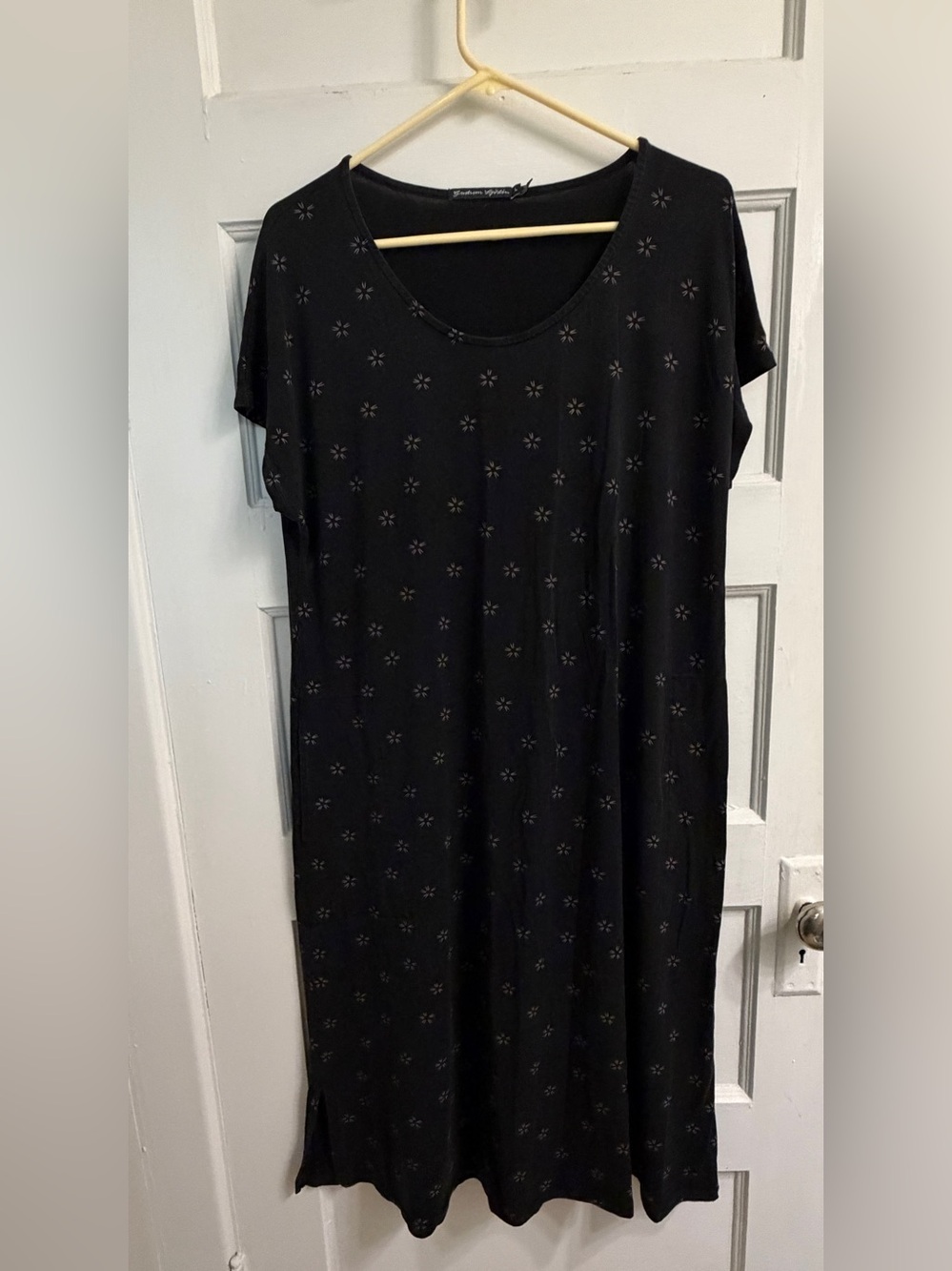 Gudrun Sjoden Black Short-Sleeve Scoop-Neck Tunic with Subtle Floral Dots